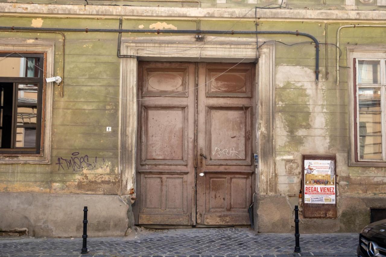 The Bear'S Den In Old City Centre Braşov Eksteriør billede